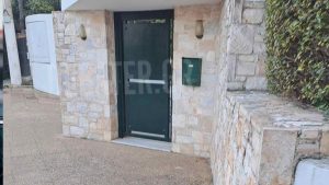 Βάρη: Θλίψη για τους εργάτες που πέθαναν από ηλεκτροπληξία – “Ήταν φίλοι, περίεργο να σκοτωθούν και οι δύο”