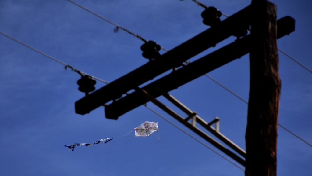 Καθαρά Δευτέρα 2026: Οι οδηγίες του ΔΕΔΔΗΕ για το πέταγμα του χαρταετού – Τι κάνουμε αν μπλεχτεί σε καλώδια