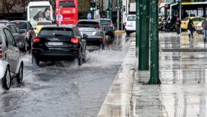 Νέο έκτακτο δελτίο της ΕΜΥ: Ποιες περιοχές θα σαρώσουν τις επόμενες ώρες οι καταιγίδες – Πορτοκαλί προειδοποίηση και για την Αττική