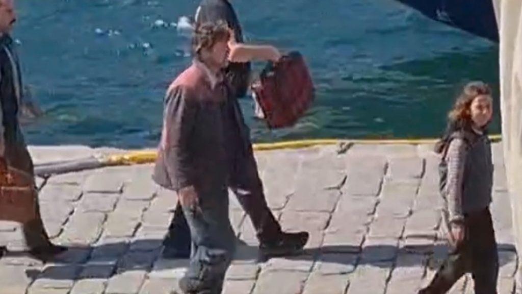 Νέα πλάνα με τον Μπραντ Πιτ στην Ύδρα: “Οι ιδιοκτήτες των καταστημάτων πληρώθηκαν αδρά από την παραγωγή” (βίντεο)