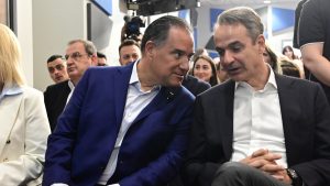 Το τηλεφώνημα Μητσοτάκη στον Άδωνι για τα επεισόδια στο νοσοκομείο Νίκαιας