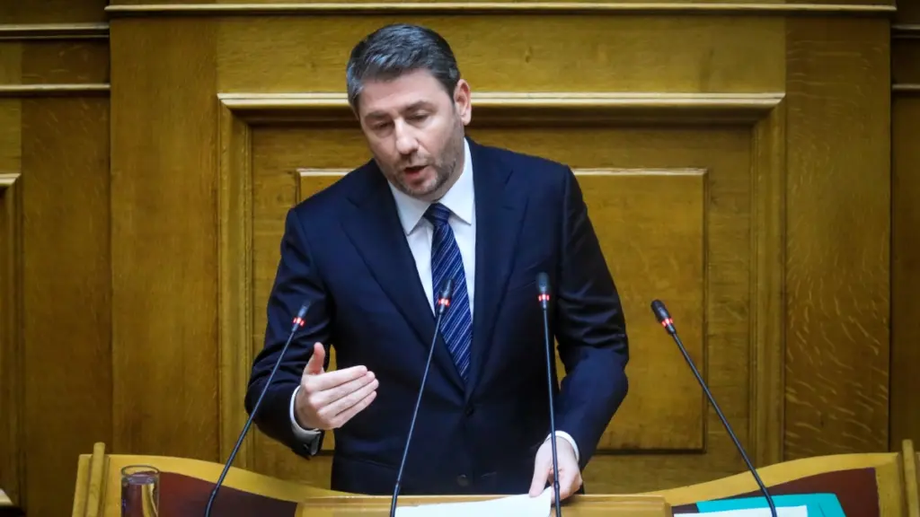 Ανδρουλάκης στην δευτερολογία του: “Ως θαμώνας καφενείου μίλησε ο πρωθυπουργός, εκλογές τώρα να φύγετε μια ώρα αρχύτερα”