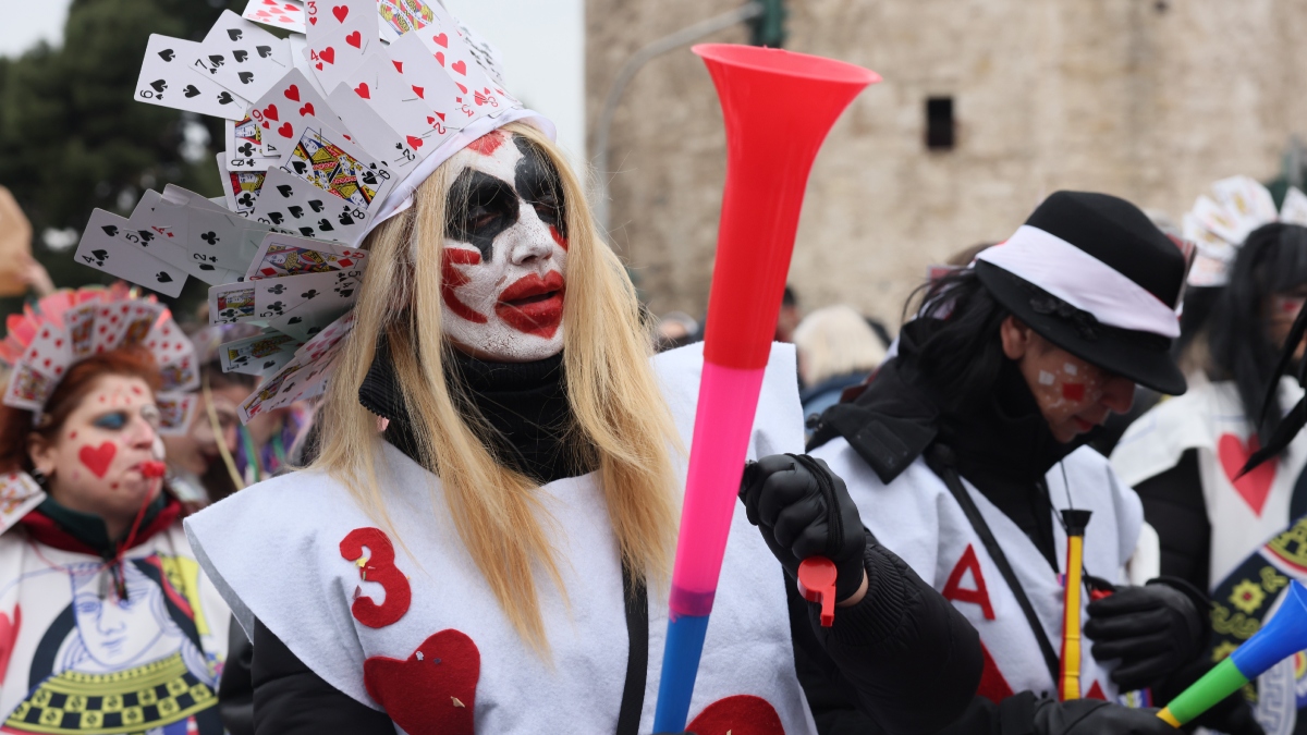 Σε αποκριάτικους ρυθμούς ο νομός Θεσσαλονίκης – Καρναβαλικές παρελάσεις, δρώμενα και πάρτι