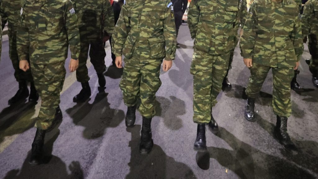 Πρεμιέρα σήμερα για το νέο μοντέλο στρατιωτικής θητείας – Οι αλλαγές στην εκπαίδευση και τη μηνιαία αποζημίωση