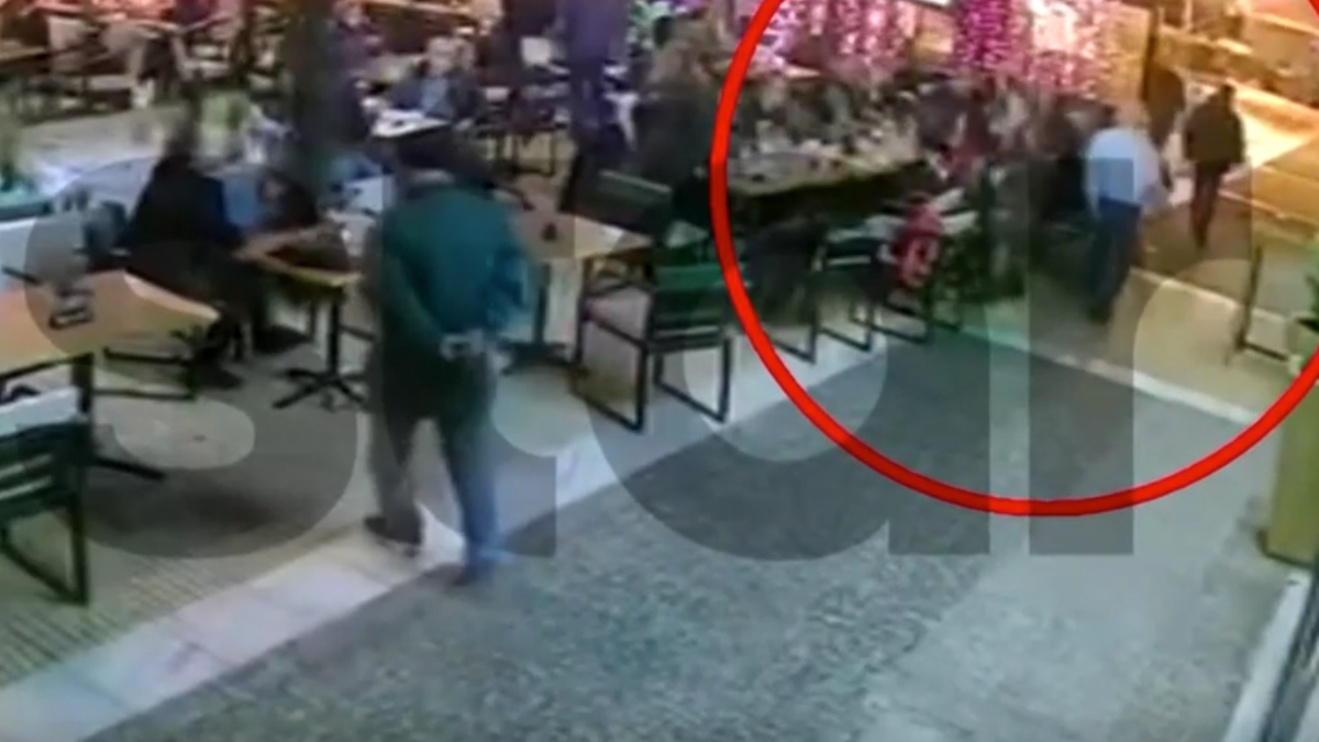 Καλλιθέα: Οι στιγμές πανικού μετά την πτώση της 2χρονης στο σιντριβάνι – Συγκλονιστικό βίντεο