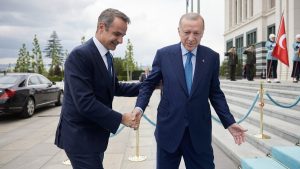 Handelsblatt για τη συνάντηση Μητσοτάκη με Ερντογάν: “Απίθανο να σημειωθεί κάποια θεαματική εξέλιξη”