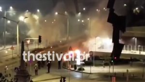 Πρυτανεία ΑΠΘ: “Καμία φθορά δημόσιας περιουσίας – Εκτός πανεπιστημιακού campus τα επεισόδια”