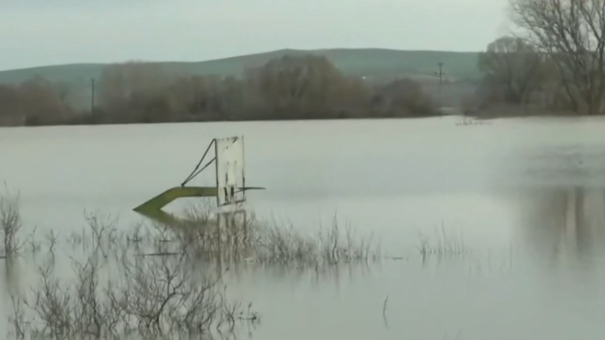 Έβρος: Πάνω από 5.000 στρέμματα στο Σουφλί κάτω από το νερό – Έσπασε το ανάχωμα στην Κορνοφωλιά