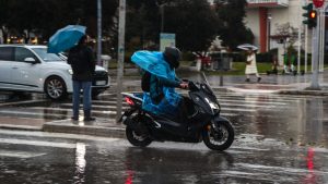 Έκτακτο δελτίο από την ΕΜΥ: Δύο διαδοχικές κακοκαιρίες με βροχές, καταιγίδες και δυνατούς ανέμους – Πού θα “χτυπήσουν”