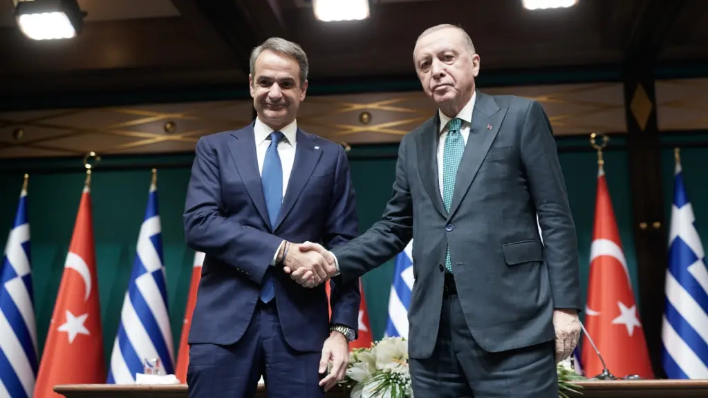Συνάντηση Μητσοτάκη – Ερντογάν: Διατήρηση των ανοικτών διαύλων και… συμφωνία για τις διαφωνίες