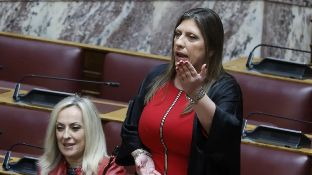 Ο κακός χαμός στη Βουλή με την Κωνσταντοπούλου, “κηφήνες οι βουλευτές της ΝΔ” – Έντονος διάλογος με Πλακιωτάκη