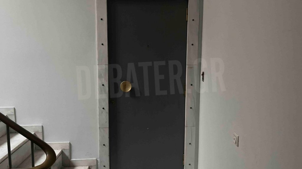 Ληστεία στο Κολωνάκι: “Της είχαν δέσει χέρια και πόδια με ταινία, κατάφερε να λυθεί μόνη της” – Μαρτυρία για την 85χρονη