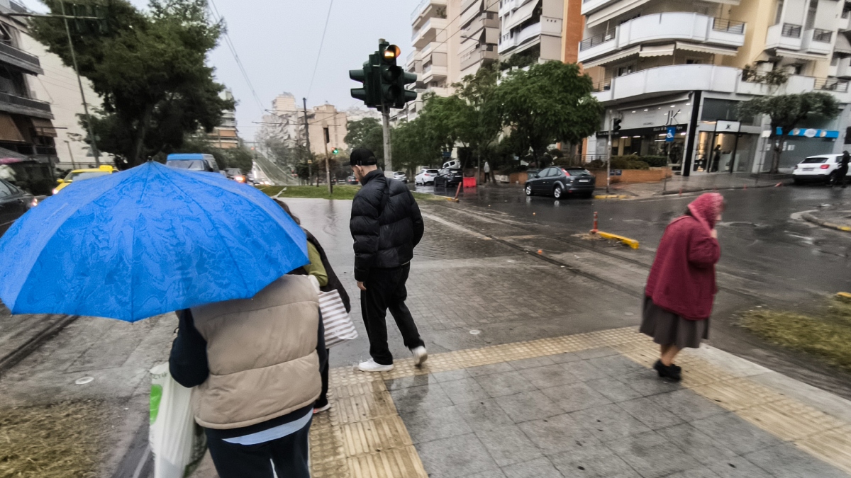 Κακοκαιρία: Μέχρι τι ώρα “επιτρέπει” ο καιρός το τσίκνισμα – Έρχονται πιο ισχυρές βροχές και καταιγίδες