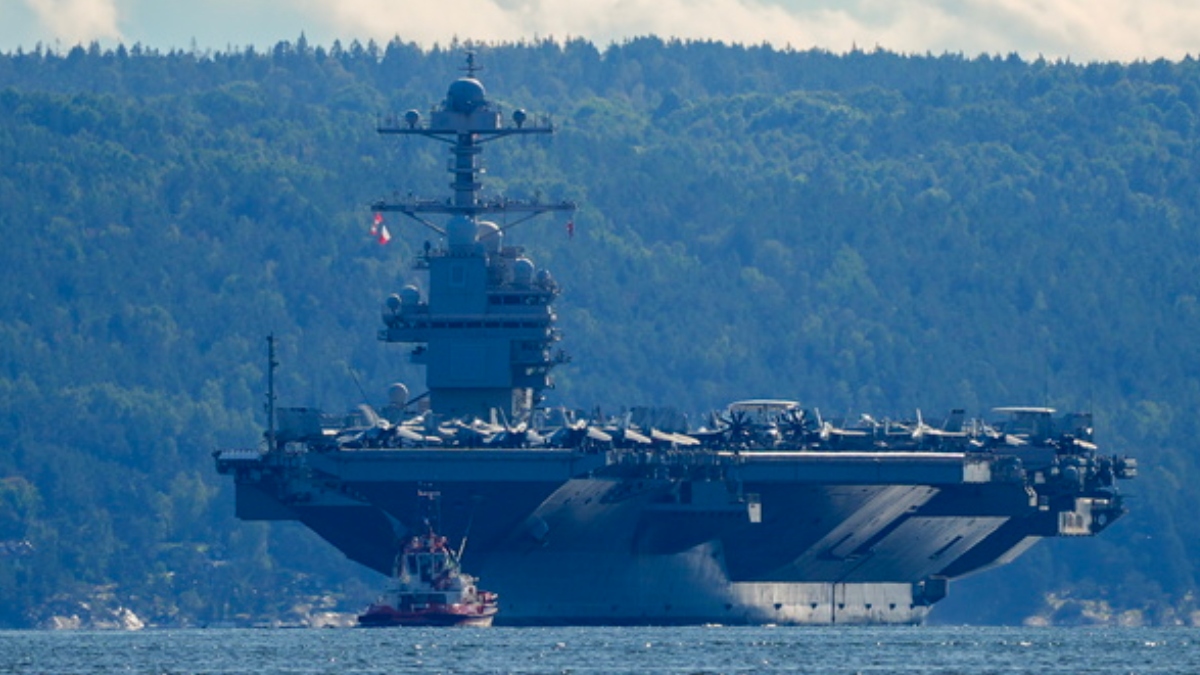 Ο Τραμπ στέλνει στη Μέση Ανατολή το μεγαλύτερο αεροπλανοφόρο του κόσμου – “Ζυγίζει” ένα πιθανό πλήγμα στο Ιράν