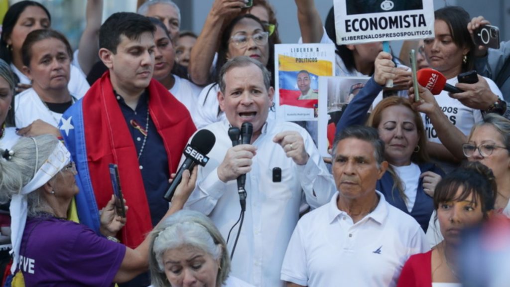 Βενεζουέλα: Απήχθη ο ηγέτης της αντιπολίτευσης λίγο μετά την αποφυλάκιση του – Η καταγγελία της Ματσάδο