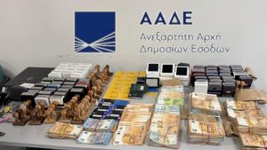 ΑΑΔΕ: Ο εισαγγελέας απήγγειλε σωρεία κακουργημάτων για το κύκλωμα απάτης σε βάρος του Δημοσίου με τα διαδοχικά ΑΦΜ