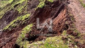 Άγραφα: Κατολισθήσεις και πτώσεις βράχων από την κακοκαιρία – Δρόμος «άνοιξε» στα δύο (Εικόνες)