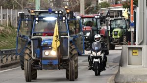 Αγρότες: Καθ’ οδόν για το Σύνταγμα και το συλλαλητήριο τα τρακτέρ – Απροσπέλαστο το κέντρο της Αθήνας