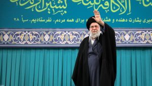 Το Ιράν κλείνει τα Στενά του Ορμούζ – Απειλεί να βυθίσει το αεροπλανοφόρο “Lincoln” ο Χαμενεΐ