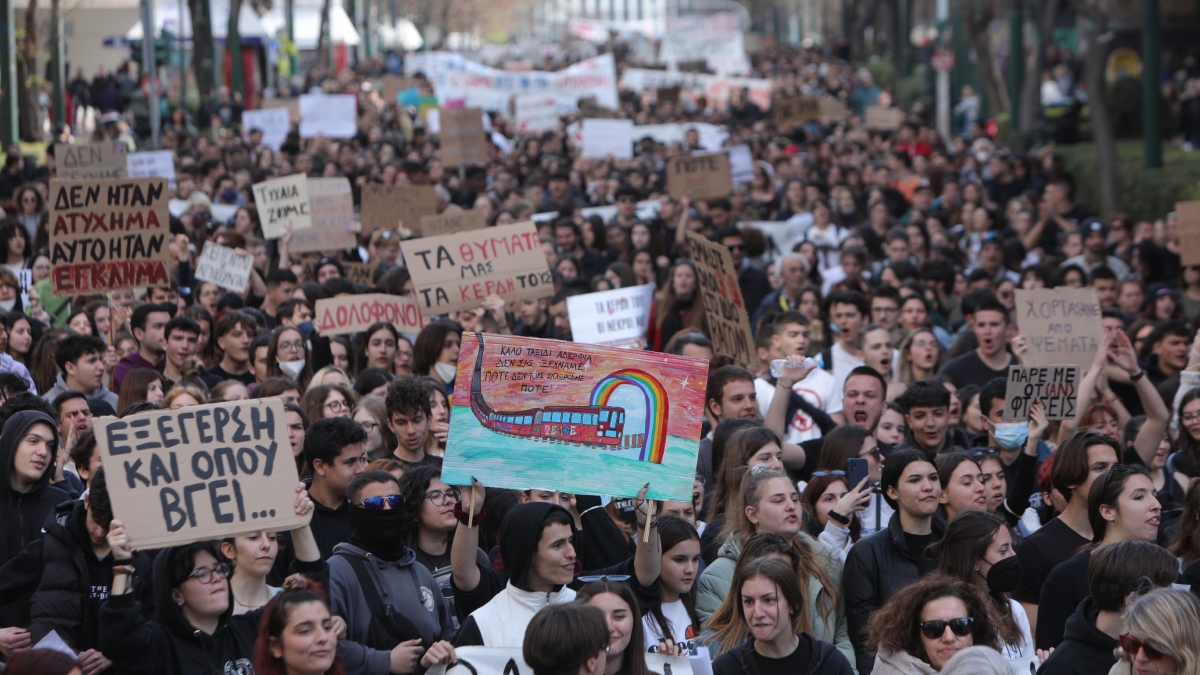 “Παραλύει” η χώρα στις 28 Φεβρουαρίου – Ποιοι θα συμμετέχουν στην πανελλαδική απεργία για τα Τέμπη