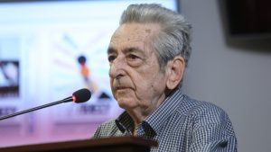 Ο πολιτικός κόσμος αποχαιρετά τον Αριστείδη Μανωλάκο – «Υπερασπίστηκε τις απόψεις του με παρρησία»