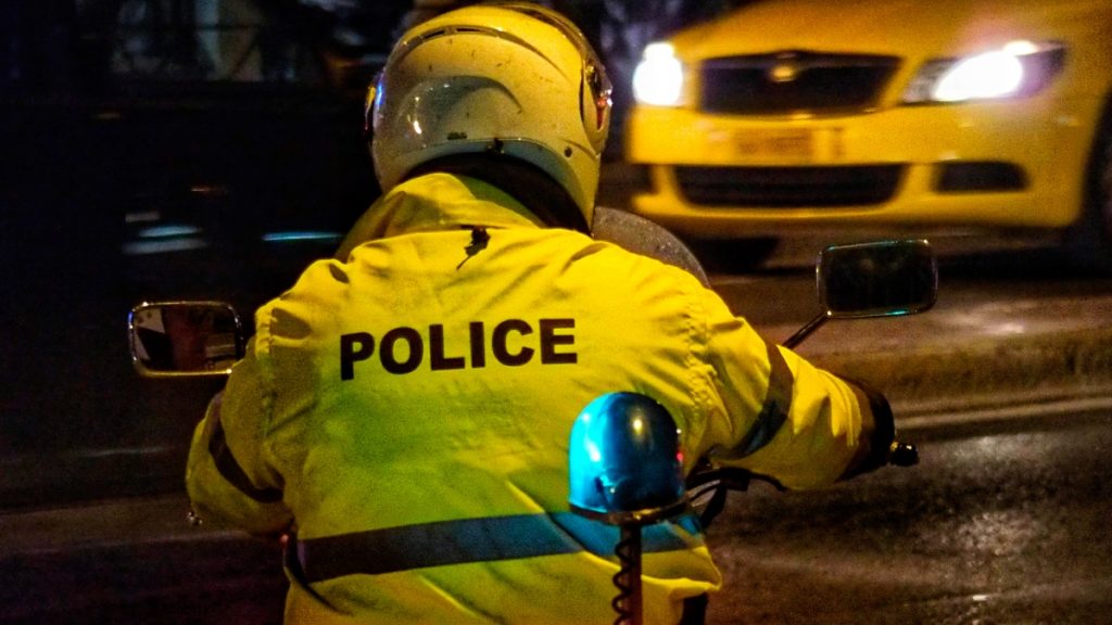 Αργυρούπολη: Τον ρώτησαν τι ομάδα είναι, τον έδειραν και τον λήστεψαν – Στο νοσοκομείο 22χρονος