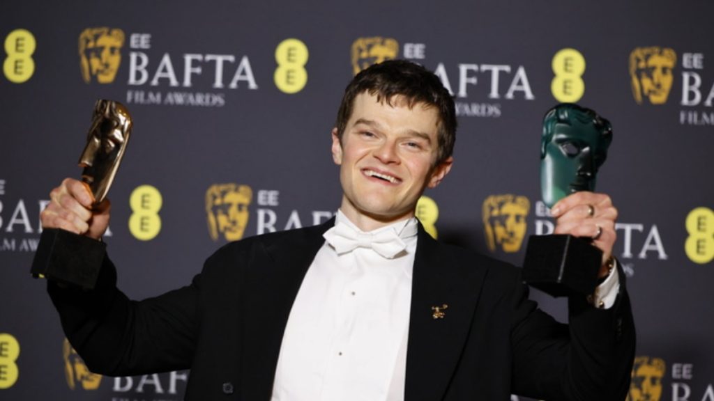 BAFTA Awards: Θρίαμβος για τον Ρόμπερτ Αραμάγιο του “Ι swear” – Βραβείο καλύτερης ταινίας για το “Μια μάχη μετά την άλλη”