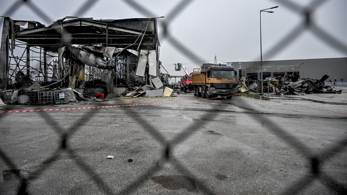 Έκρηξη στη “Βιολάντα”: Μπαράζ αποκαλύψεων για κακοτεχνίες και παραλείψεις – Πότε θα ξαναρχίσουν οι έρευνες