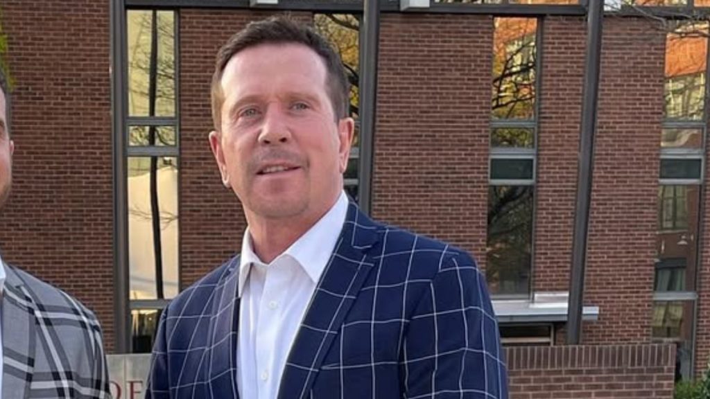 Μπόμπι Τζ. Μπράουν: H σύζυγός του προσπαθούσε να τον σώσει από τη φωτιά – Το τηλεφώνημα στην αστυνομία