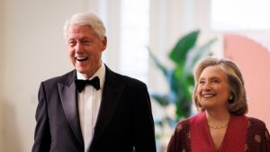 Ο Μπιλ και η Χίλαρι Κλίντον συμφώνησαν να καταθέσουν για την υπόθεση Έπσταϊν για να αποφύγουν την ποινική δίωξη