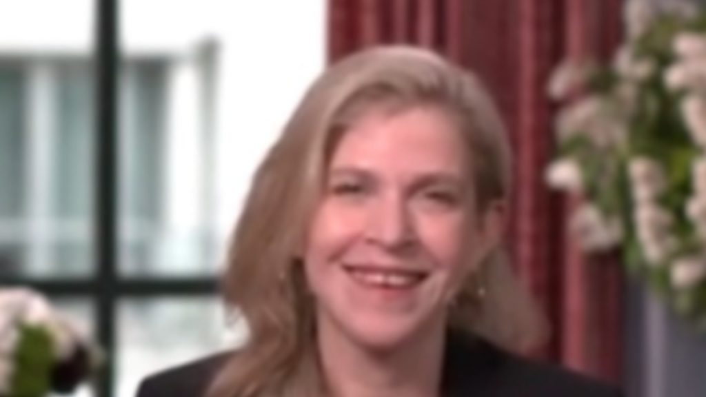 Ντάνα Έντεν: “Fake news” τα σενάρια περί ιρανικής εμπλοκής στον θάνατο της δημιουργού της σειράς “Τεχεράνη”