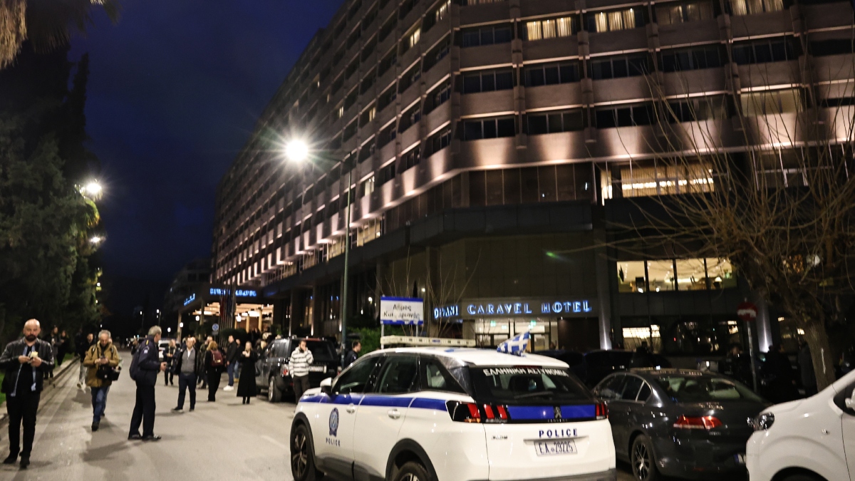 Τηλεφώνημα για βόμβα στο ξενοδοχείο Divani Caravel – Εκκενώθηκε ο χώρος (Εικόνες)