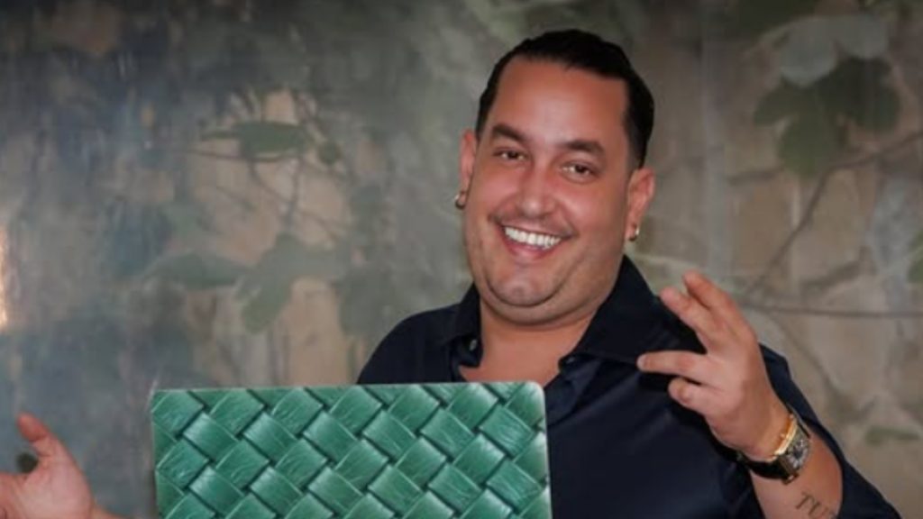 DJ Deleasis – Το βιογραφικό του deejay που γίνεται viral με κάθε του εμφάνιση