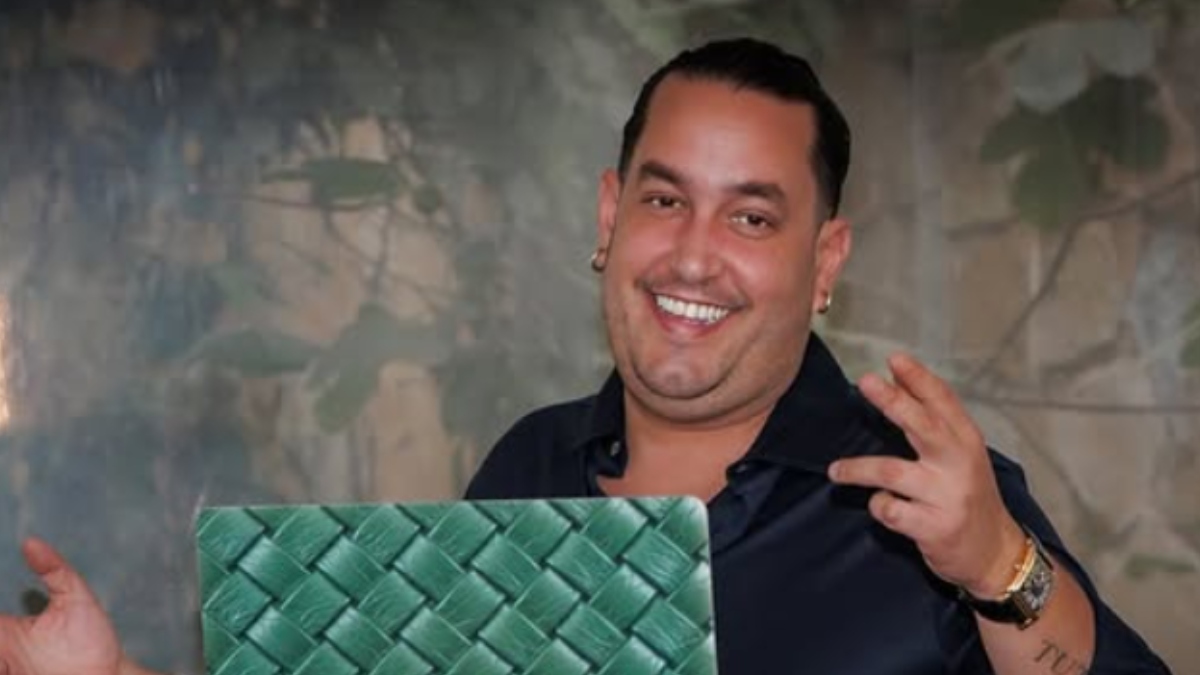 DJ Deleasis – Το βιογραφικό του deejay που γίνεται viral με κάθε του εμφάνιση