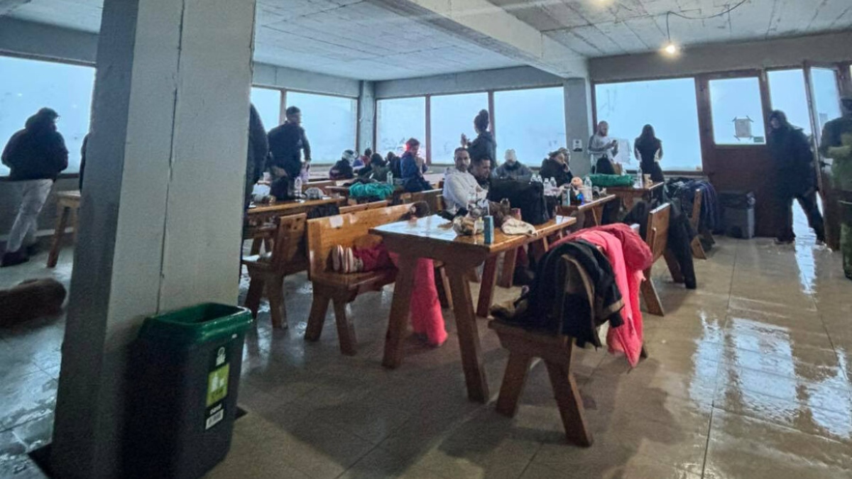 Δράμα: Μαζικός εγκλωβισμός στο χιονοδρομικό Φαλακρού