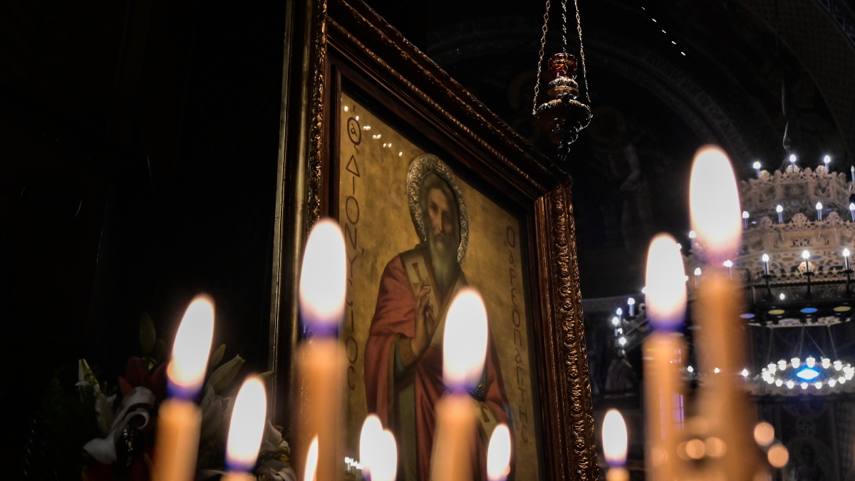 Θεσσαλονίκη: Στο εδώλιο αρχιμανδρίτης για απάτη – Εξαπάτησε πιστούς για να του κάνουν δωρεές άνω του 1,3 εκατ. ευρώ