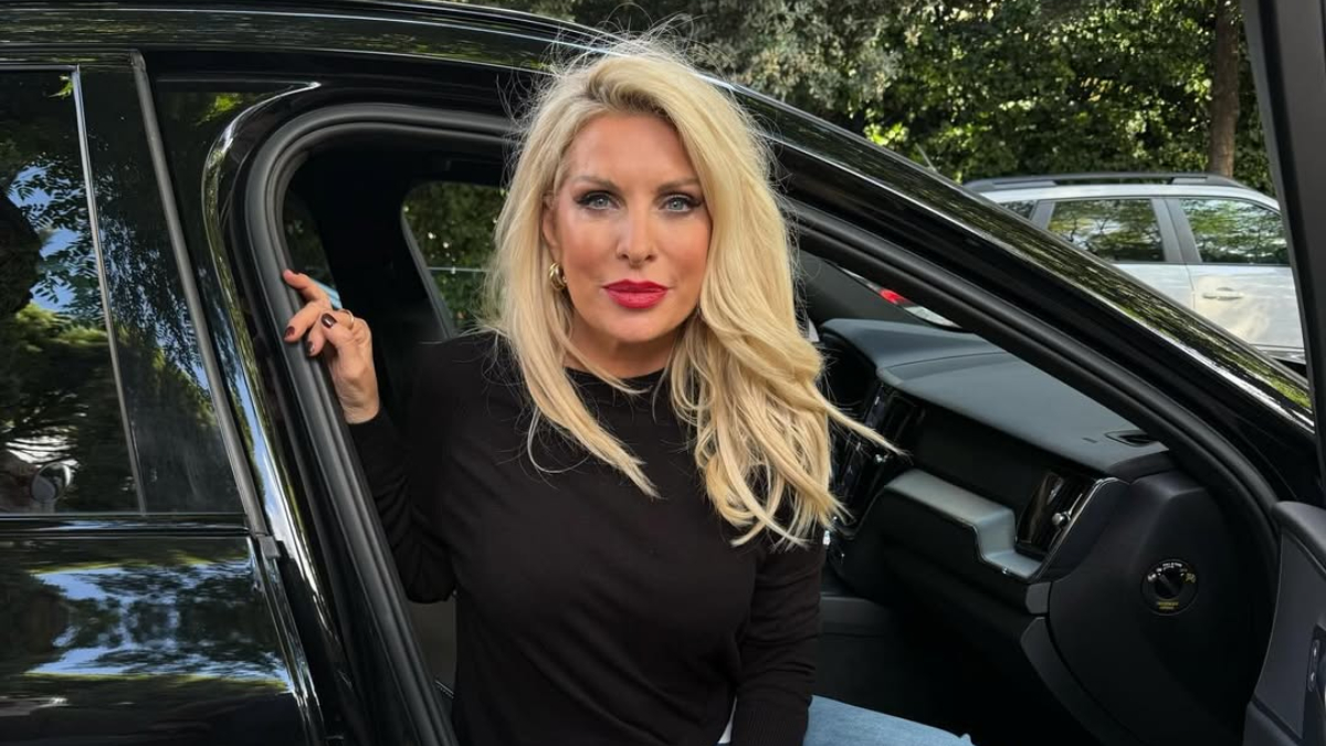 Ελένη Μενεγάκη: Η επική απάντησή της σε follower που της ζήτησε να επιστρέψει τηλεοπτικά (pic)