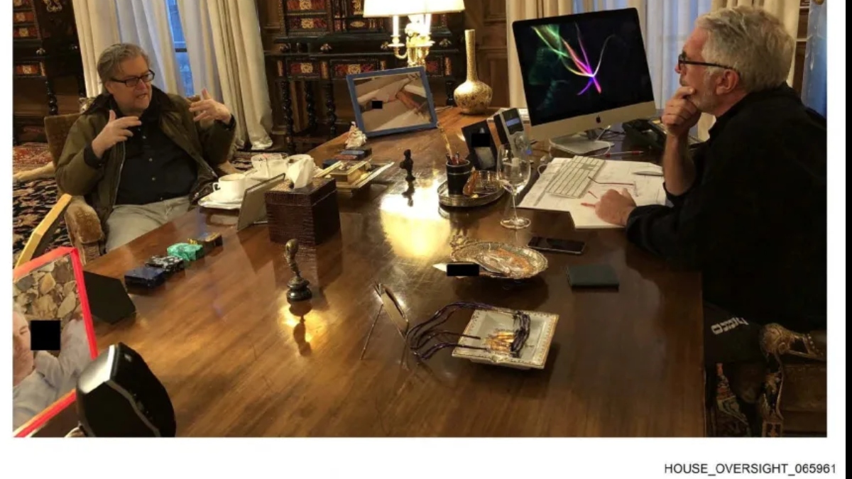 Η «συνωμοσία» Μπάνον και Έπσταϊν για τον Πάπα – «Θα ρίξουμε τον Φραγκίσκο»