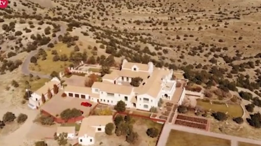 «Zorro Ranch»: Το ράντσο του τρόμου που άνηκε στον Τζέφρι Επστάιν – Καταγγελίες για στραγγαλισμένα κορίτσια που είναι θαμμένα εκεί