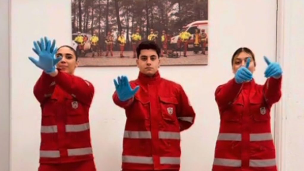 Ο έξυπνος τρόπος από τον Ερυθρό Σταυρό να μάθεις ΚΑΡΠΑ μέσω social (Βίντεο)