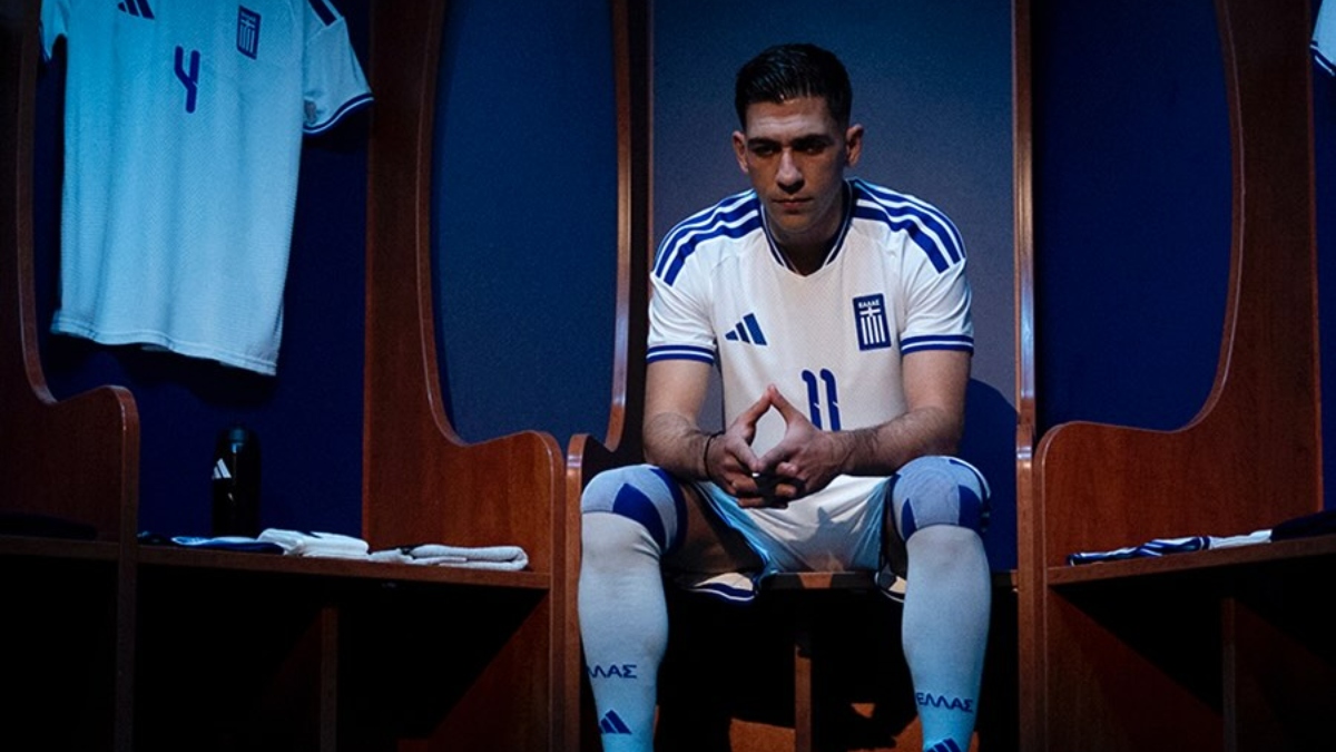 Εθνική Ελλάδας: Παρουσιάστηκε η νέα εντυπωσιακή φανέλα της γαλανόλευκης