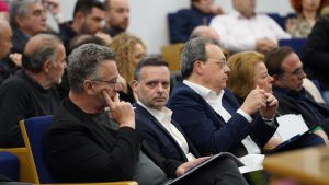 Παρών σε εκδήλωση με Χαρίτση και Δούκα ο Φάμελλος – Τι είπε για τη νησιωτική πολιτική