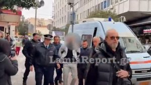 Απολογείται ο Βούλγαρος ισοβίτης για την δολοφονία στις φυλακές Δομοκού – Αστυνομικοί οπλισμένοι σαν “αστακοί” δίπλα του