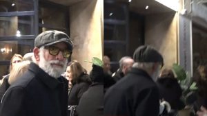 Πέτρος Φιλιππίδης: Σπάνια βραδινή έξοδος στο θέατρο – Η έντονη ενόχλησή του με ρεπόρτερ (vid)