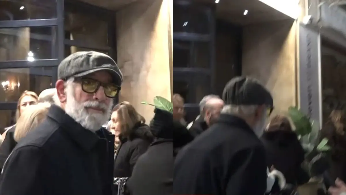 Πέτρος Φιλιππίδης: Σπάνια βραδινή έξοδος στο θέατρο – Η έντονη ενόχλησή του με ρεπόρτερ (vid)
