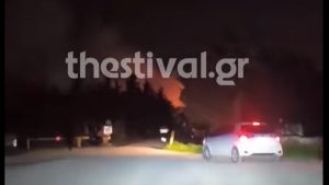 Θεσσαλονίκη: Μεγάλη φωτιά σε εγκαταλειμμένο  κτίριο (βίντεο)