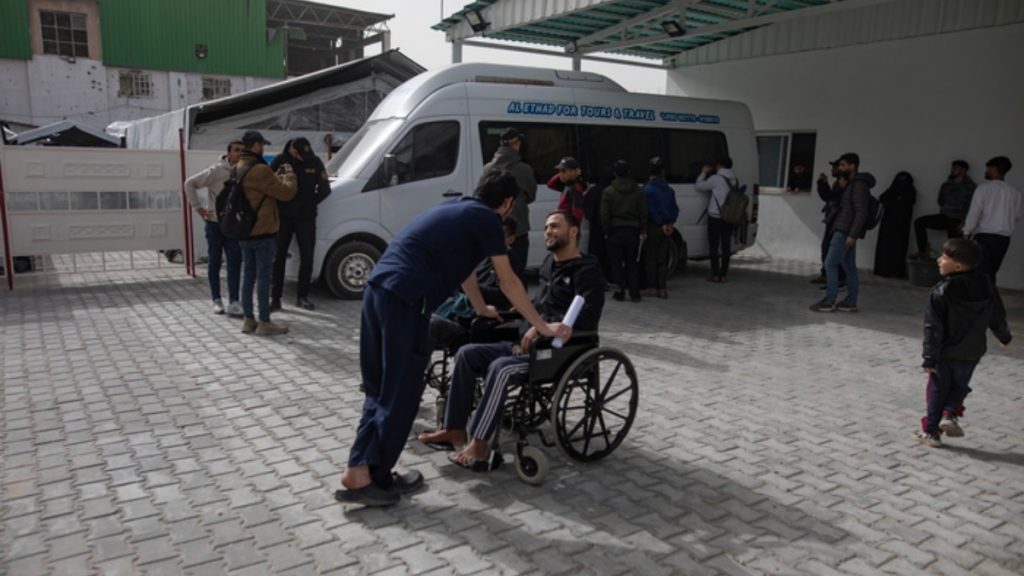 Γάζα: Απομακρύνθηκαν οι πρώτοι πέντε ασθενείς μέσω του περάσματος της Ράφας