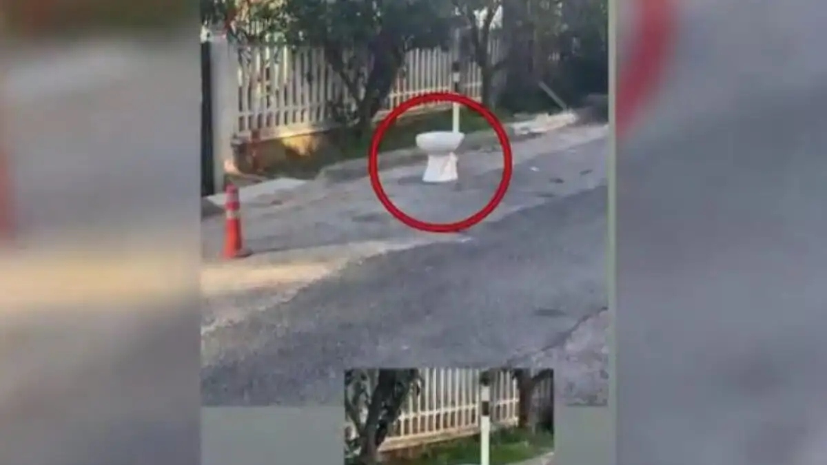 Απίστευτο περιστατικό στον Γέρακα: Λεκάνη τουαλέτας «φύλαγε» θέση στάθμευσης