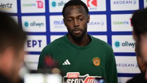 Γκραντ: “Πάντα πρόκληση για εμάς τα παιχνίδια με τον Ολυμπιακό” – Τι είπε για τους τραυματισμούς Μιλουτίνοφ, Τζόουνς