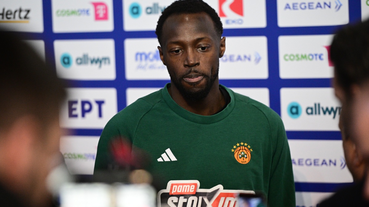 Γκραντ: “Πάντα πρόκληση για εμάς τα παιχνίδια με τον Ολυμπιακό” – Τι είπε για τους τραυματισμούς Μιλουτίνοφ, Τζόουνς